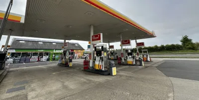 A 19 Service Station Ron Perry Southbound