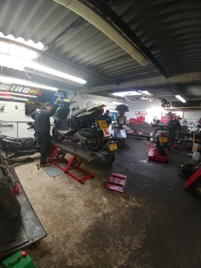 B J Garage