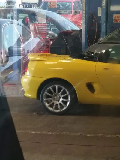 Billoyd Service & MOT Centre