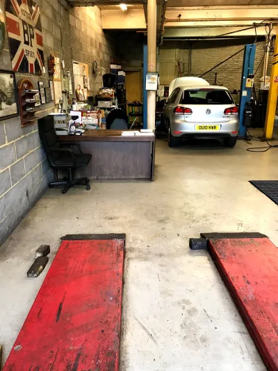 Chris & Chris Motors Ltd