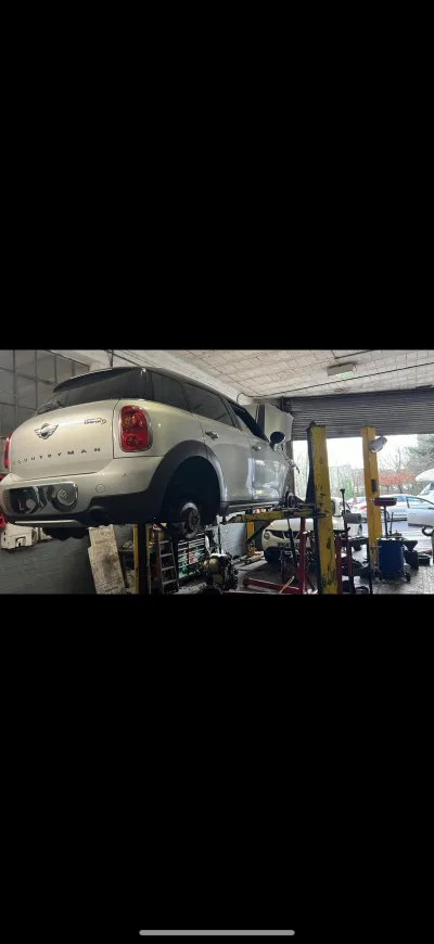 Clark Mot & Service Centre