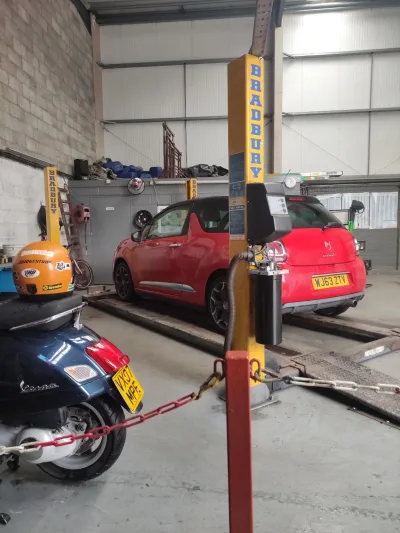 Just Mot's