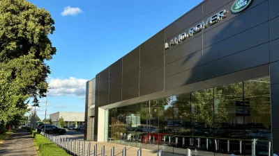 Stratstone Land Rover Birmingham North