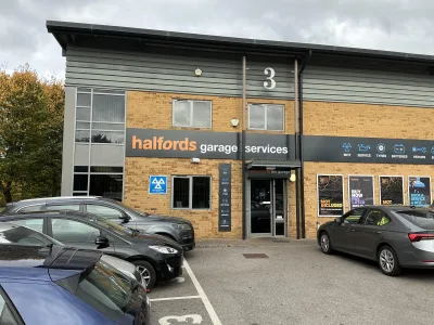 Halfords Autocentre