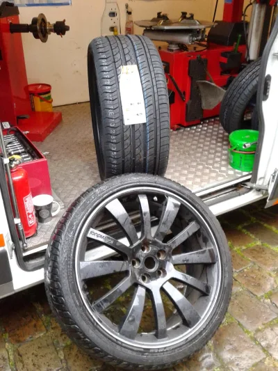Supreme Tyres South 24/7 Mobile Service