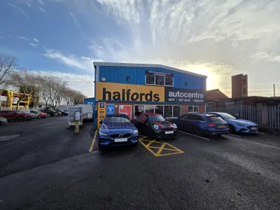 Halfords Autocentre