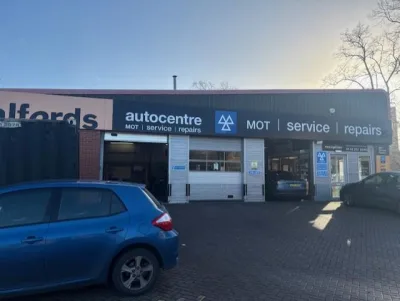 Halfords Autocentre