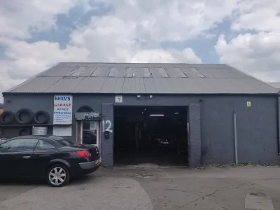 Khan's Garage